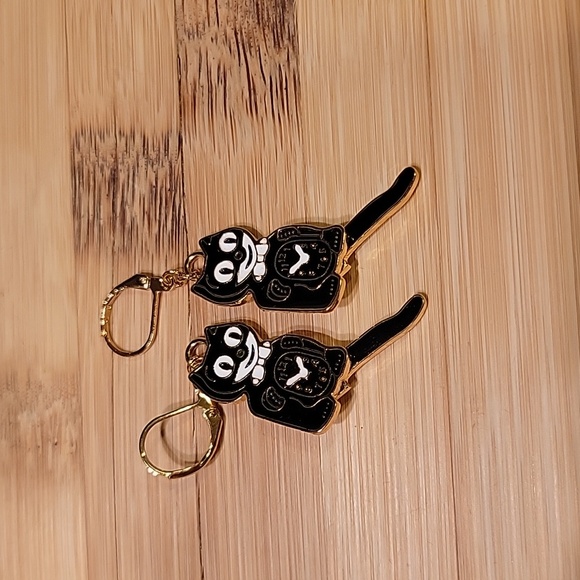 Black & gold Kit-cat klock clock earrings - Picture 5 of 6